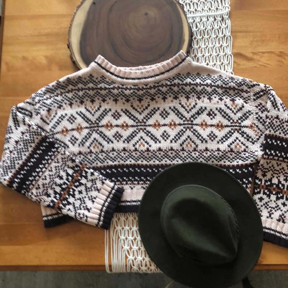 Trendy Cropped Sweater